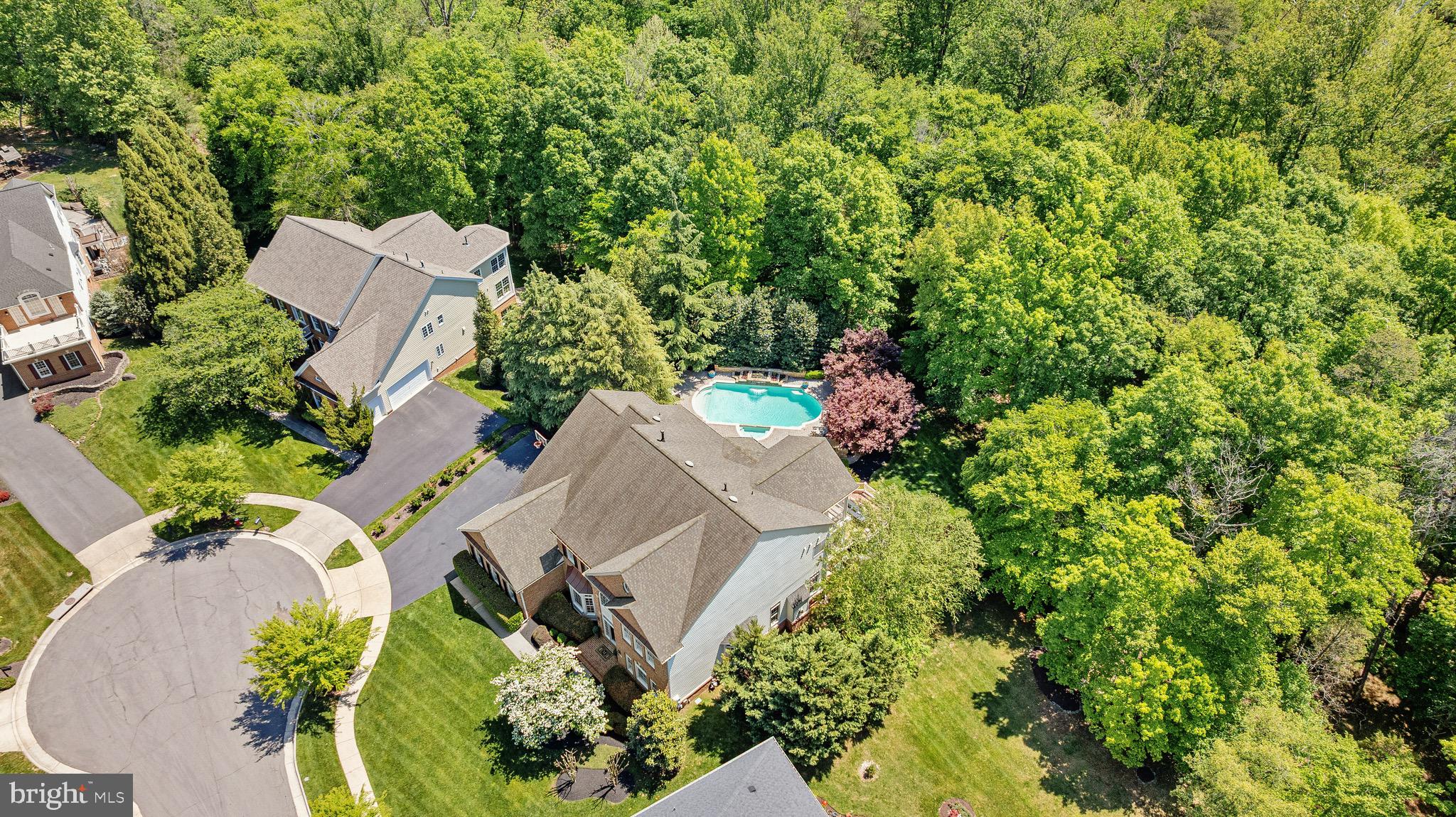 LANSDOWNE ON THE POTOMAC - Residential