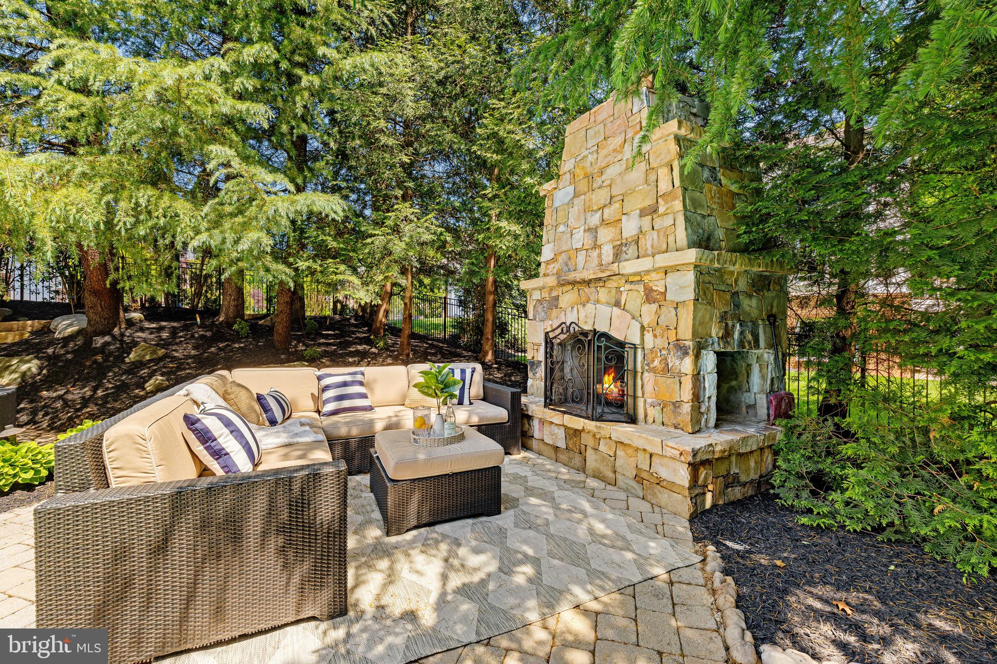 LANSDOWNE ON THE POTOMAC - Residential