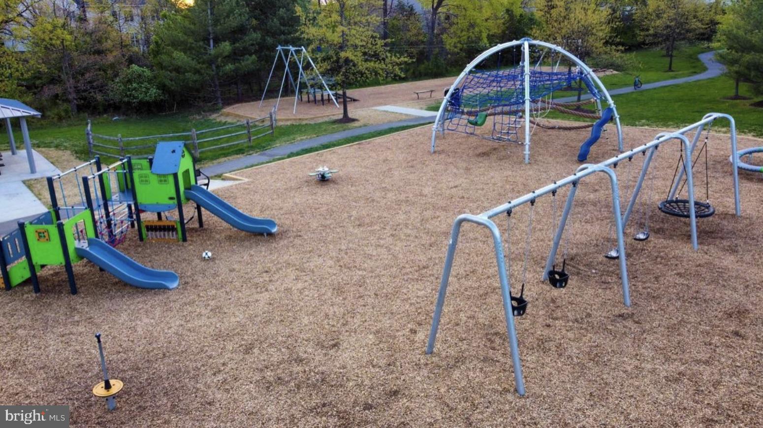 LANSDOWNE ON THE POTOMAC - Residential