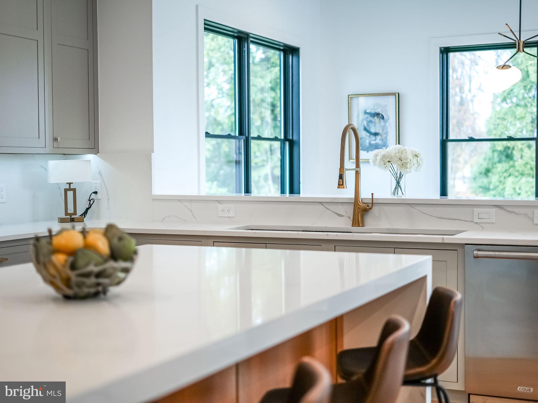 BROYHILLS MCLEAN ESTATES - Residential