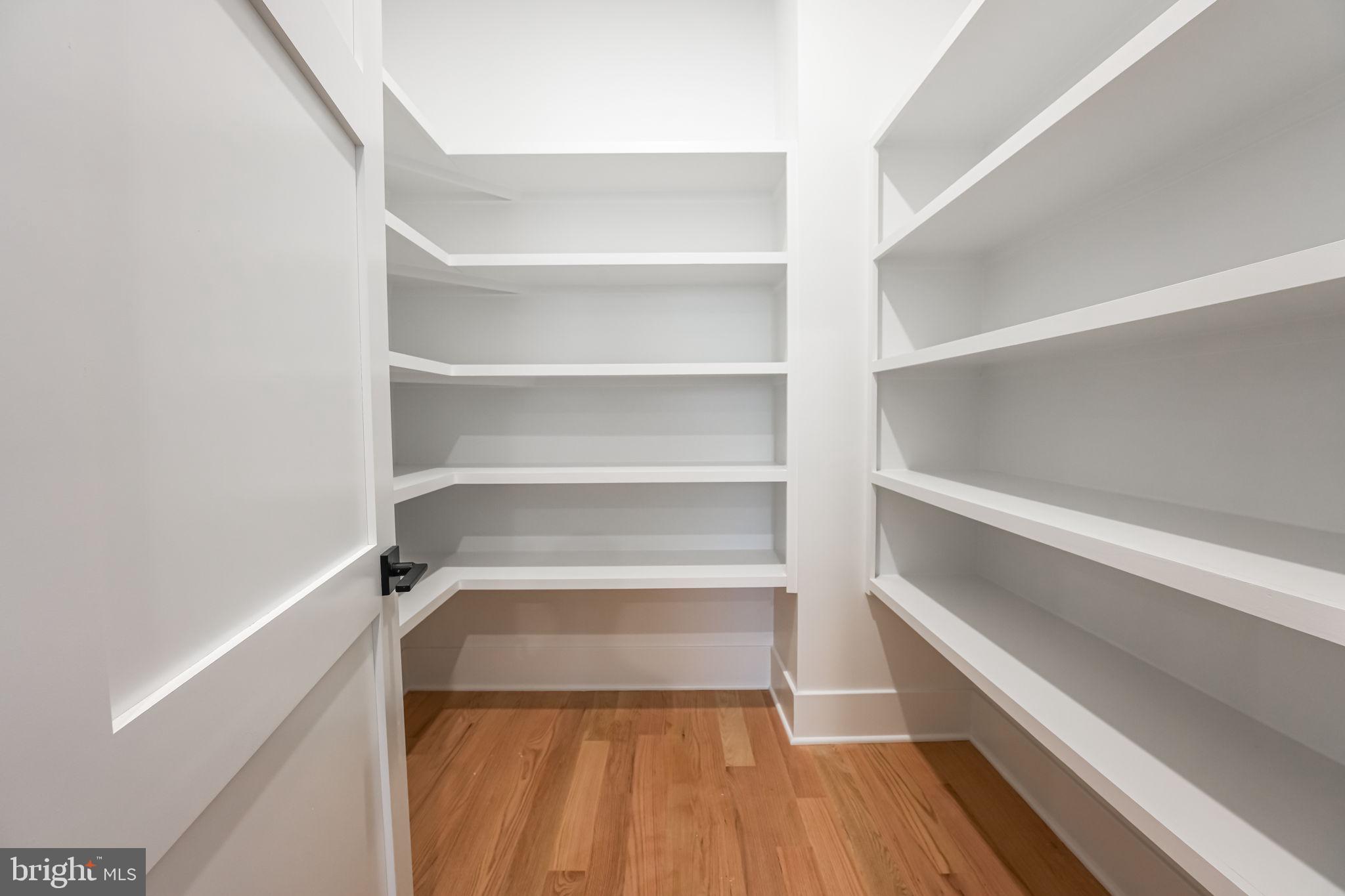 BROYHILLS MCLEAN ESTATES - Residential