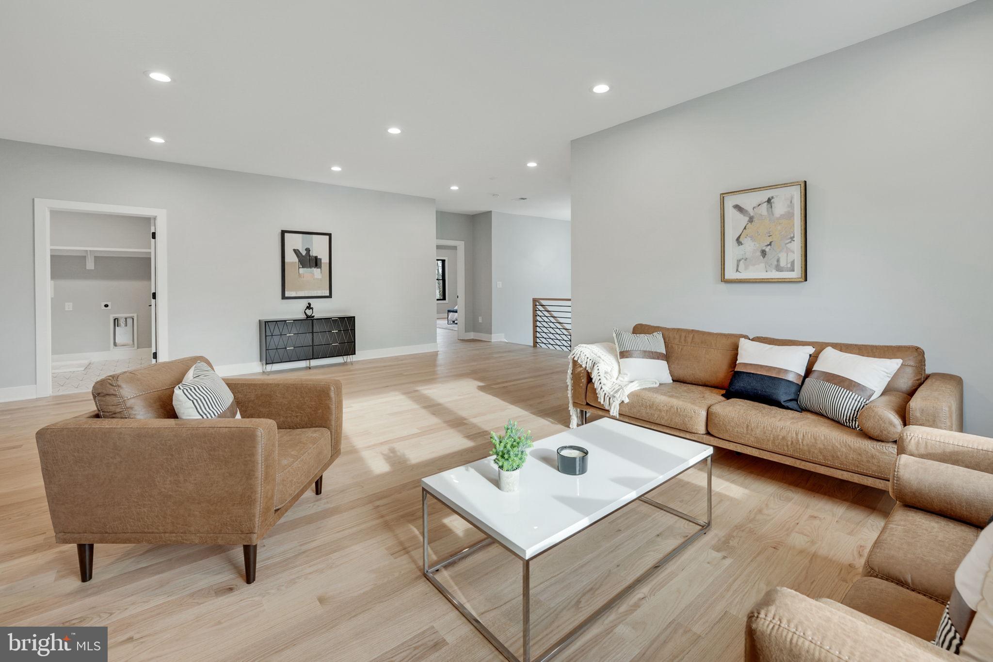 BROYHILLS MCLEAN ESTATES - Residential