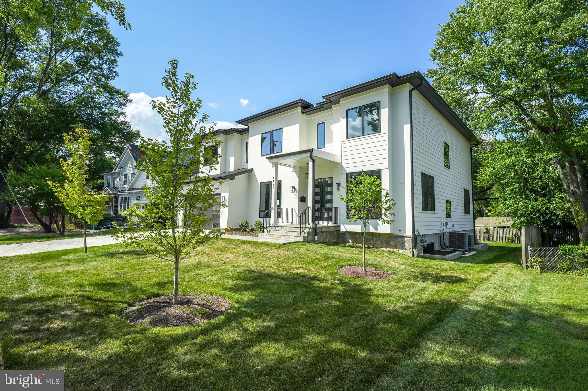 BROYHILLS MCLEAN ESTATES - Residential