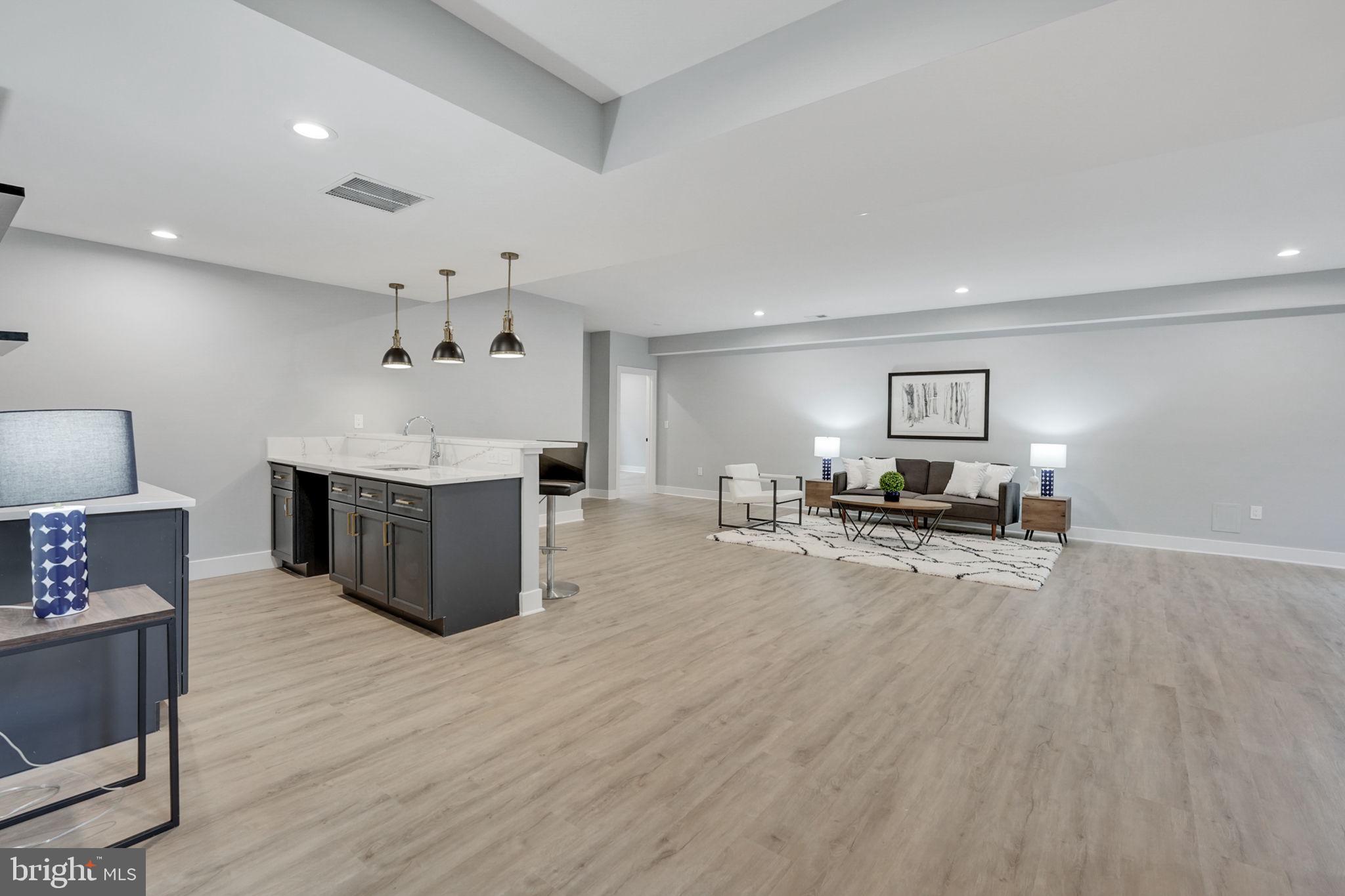 BROYHILLS MCLEAN ESTATES - Residential