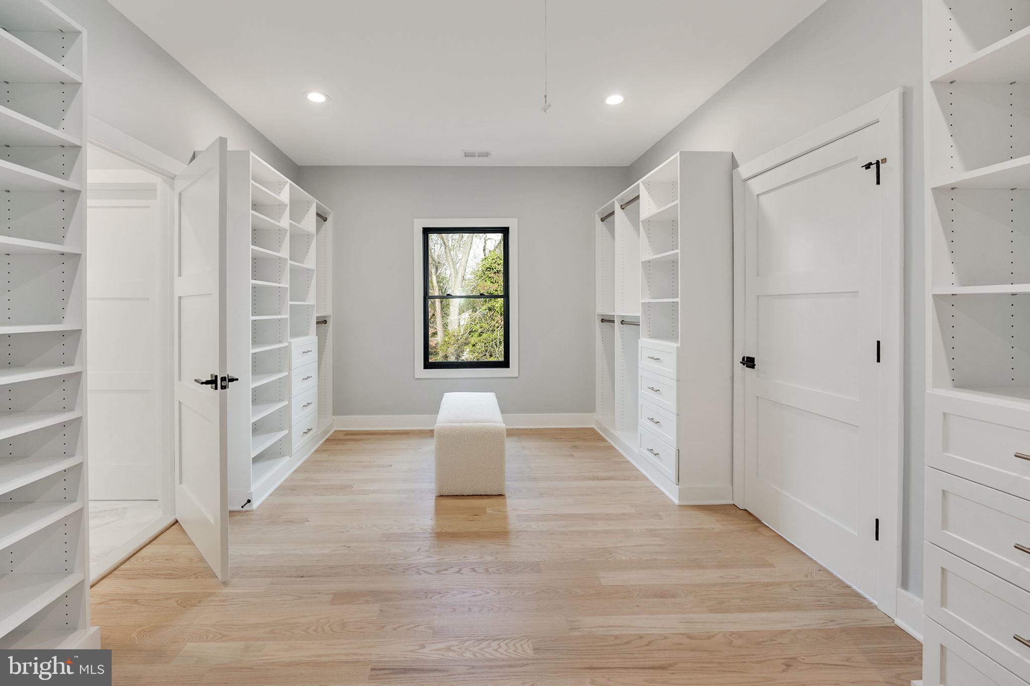 BROYHILLS MCLEAN ESTATES - Residential