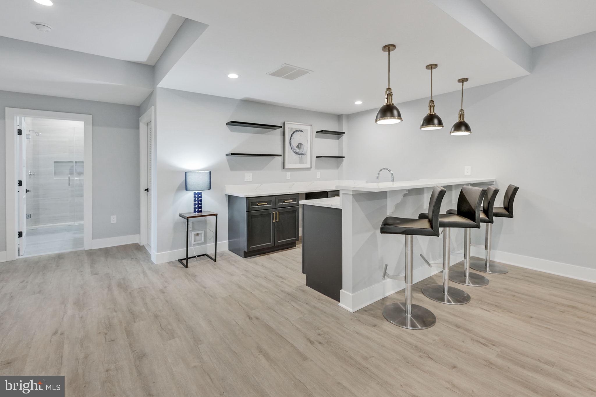 BROYHILLS MCLEAN ESTATES - Residential