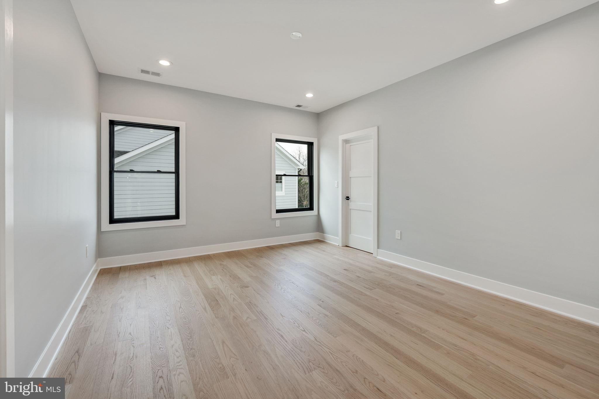 BROYHILLS MCLEAN ESTATES - Residential