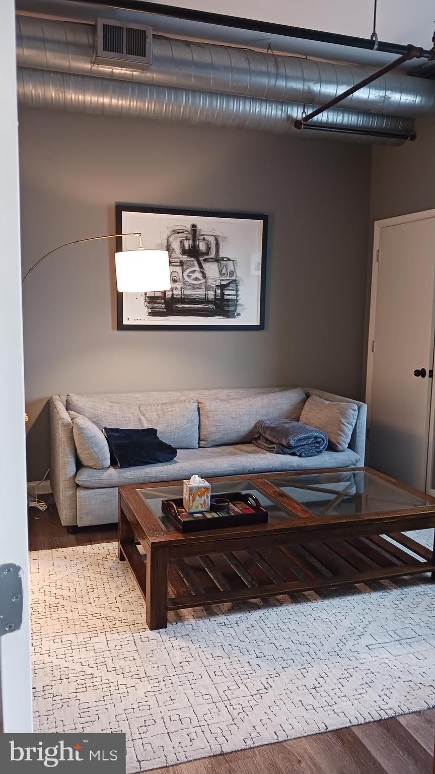 LOGAN CIRCLE - Residential Lease