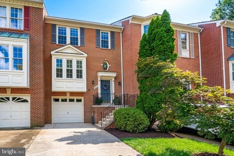 Photo of 6311 Crooked Oak Lane, FALLS CHURCH, VA 22042 (MLS # VAFX2340080)
