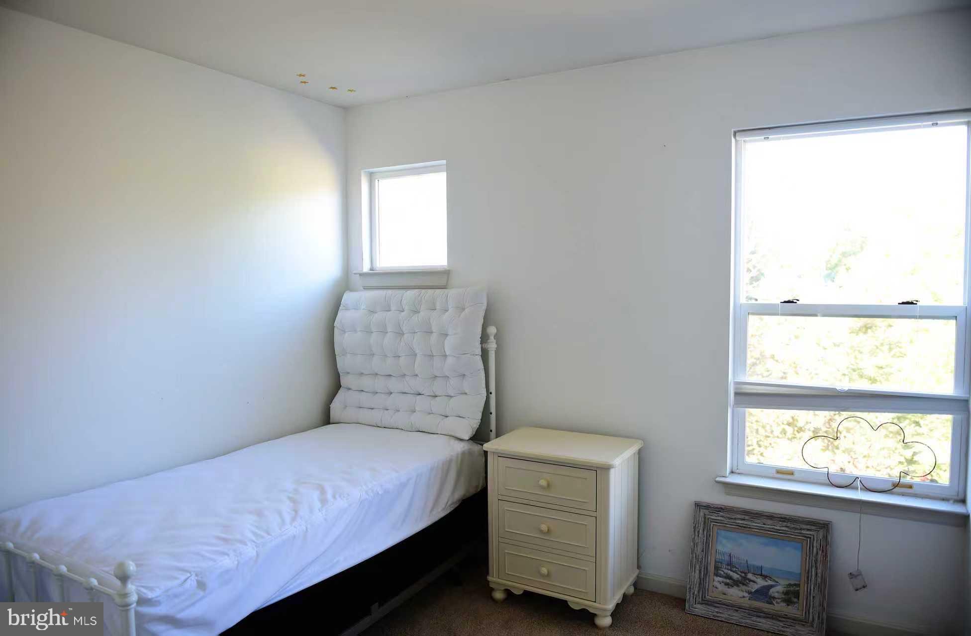 VILLAGES OF HOMELAND - Residential Lease