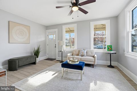 Townhouse For Sale - 337 E 2nd Street<br/> MOORESTOWN, NJ 08057