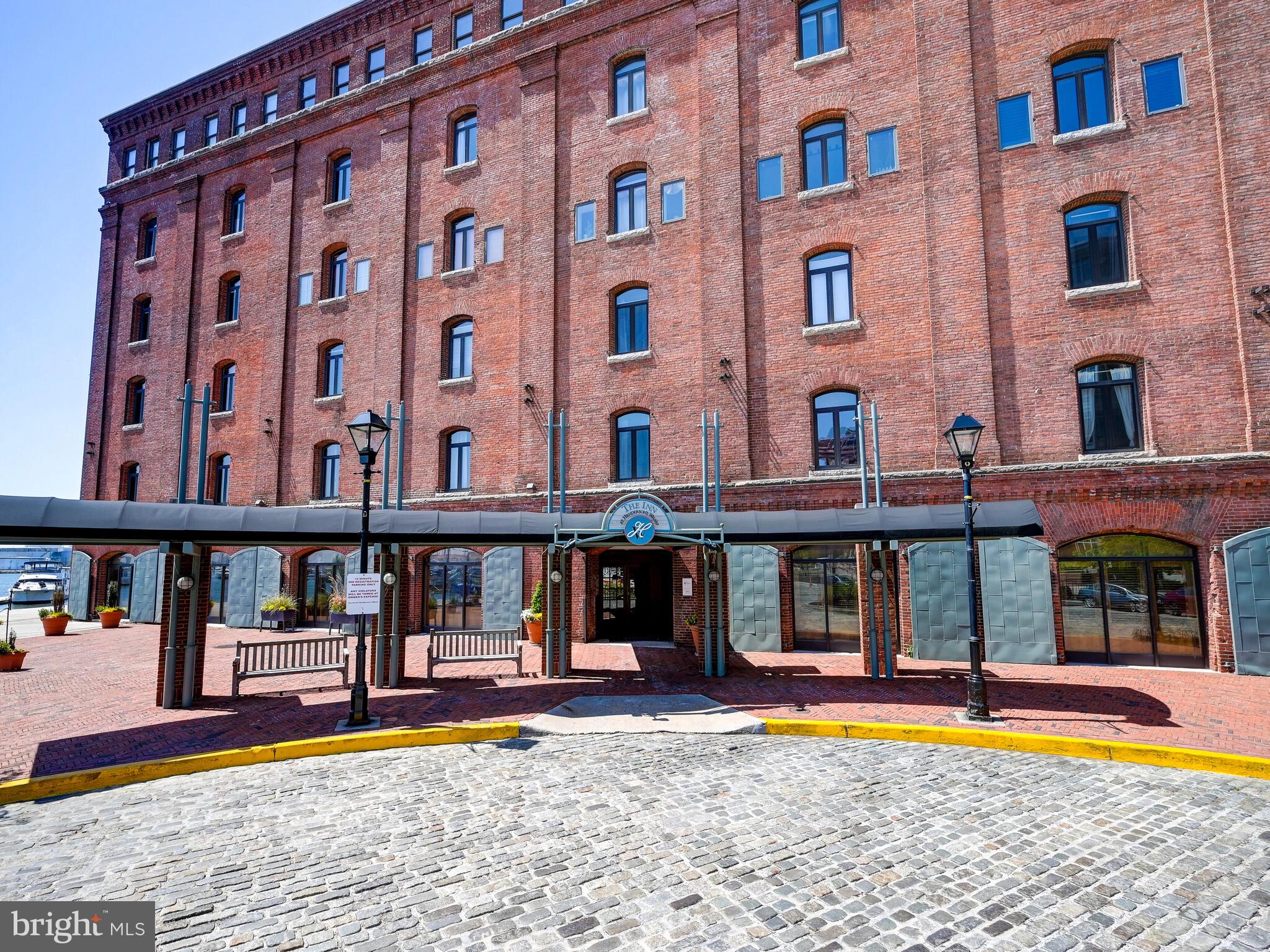 HENDERSON'S WHARF - Residential