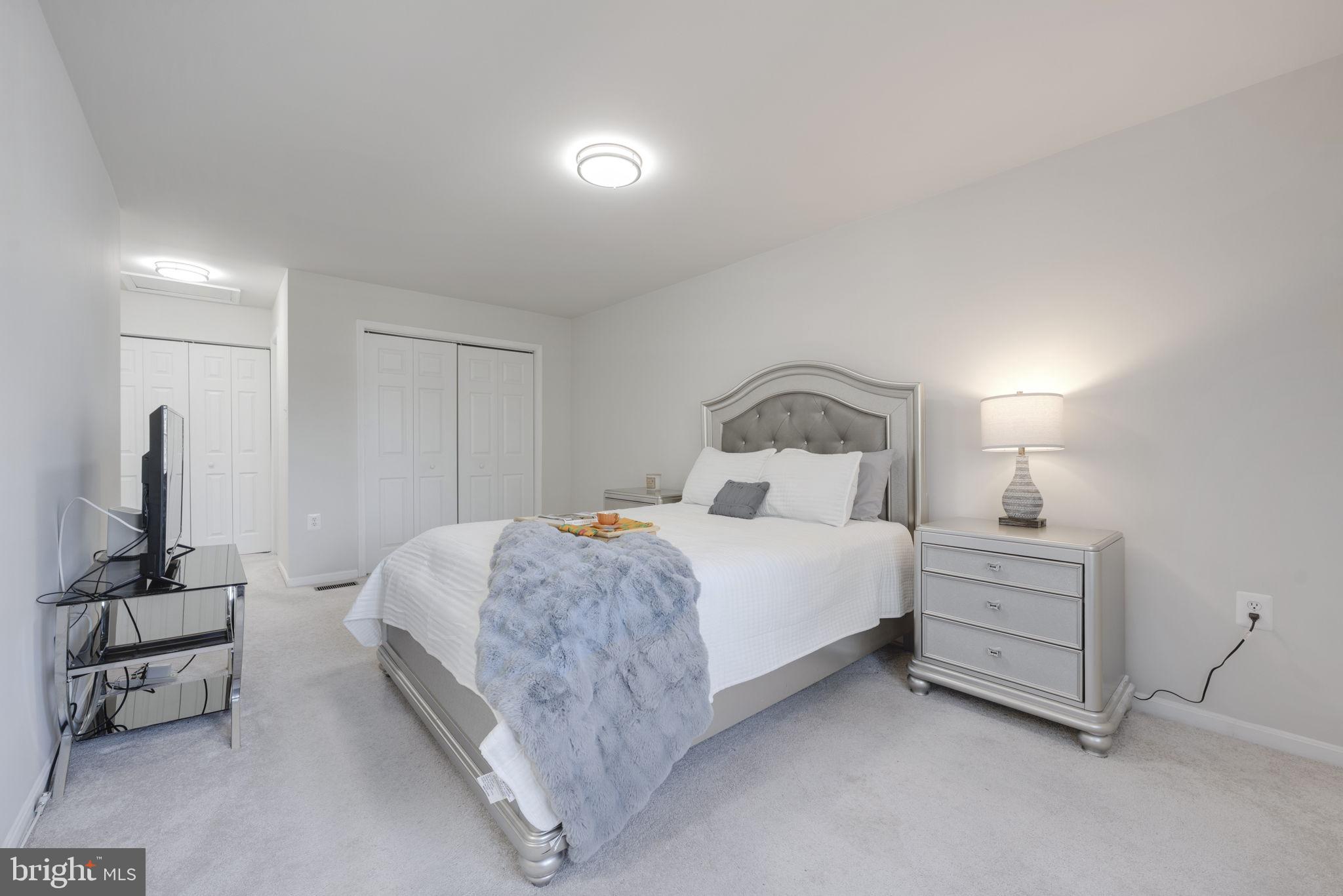 STONINGTON CONDOMINIUMS - Residential