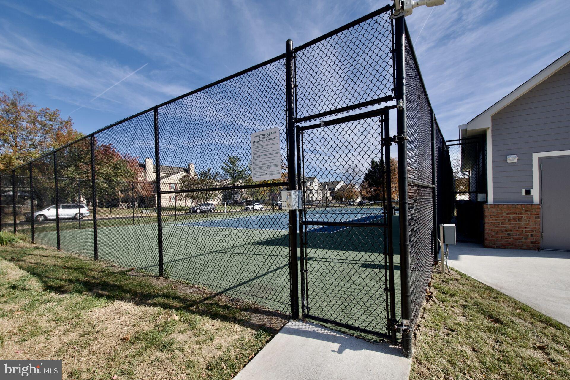 STONINGTON CONDOMINIUMS - Residential