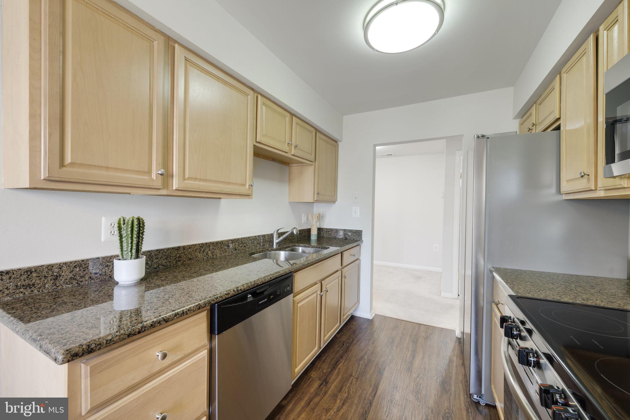 STONINGTON CONDOMINIUMS - Residential