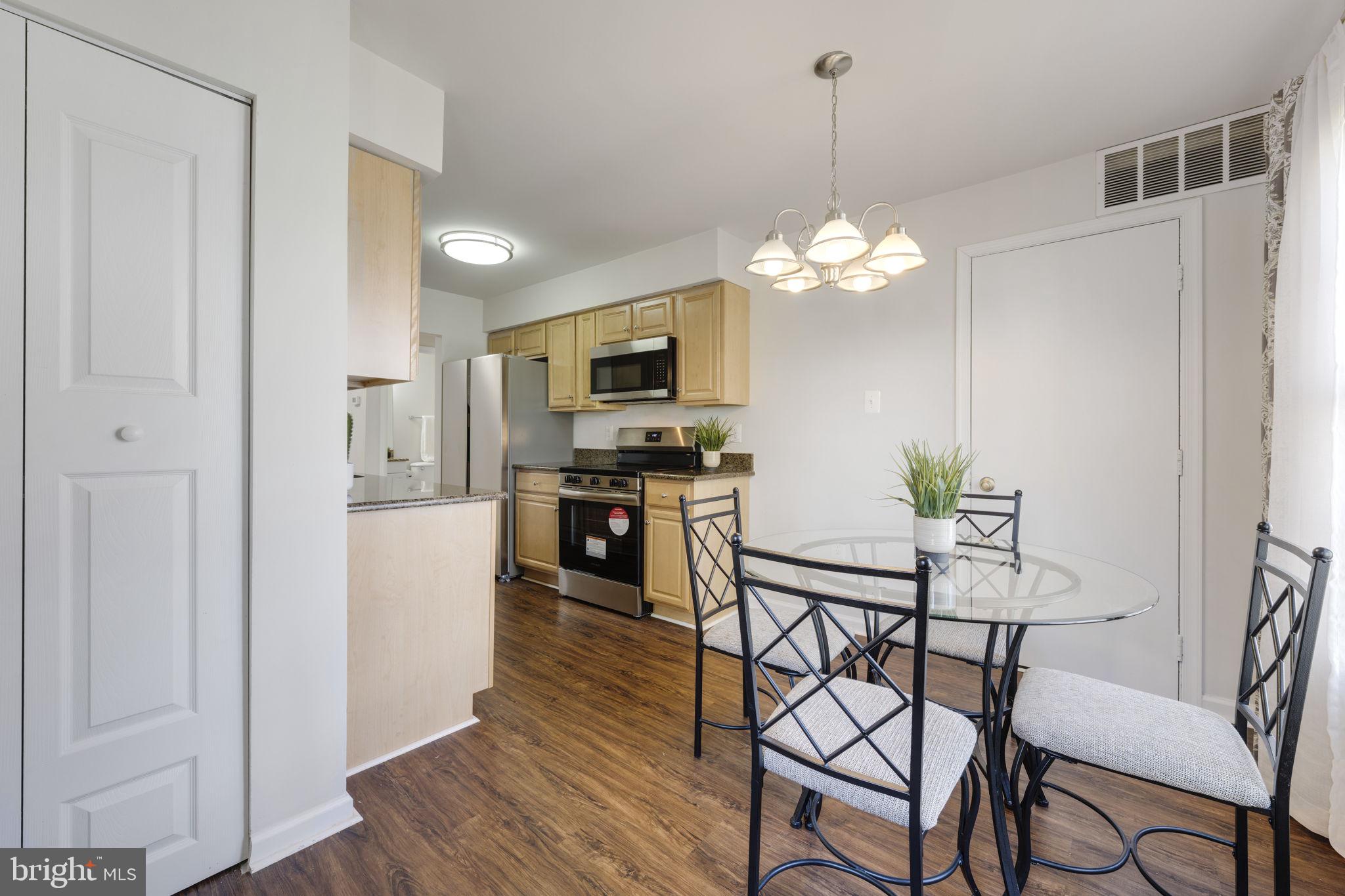 STONINGTON CONDOMINIUMS - Residential