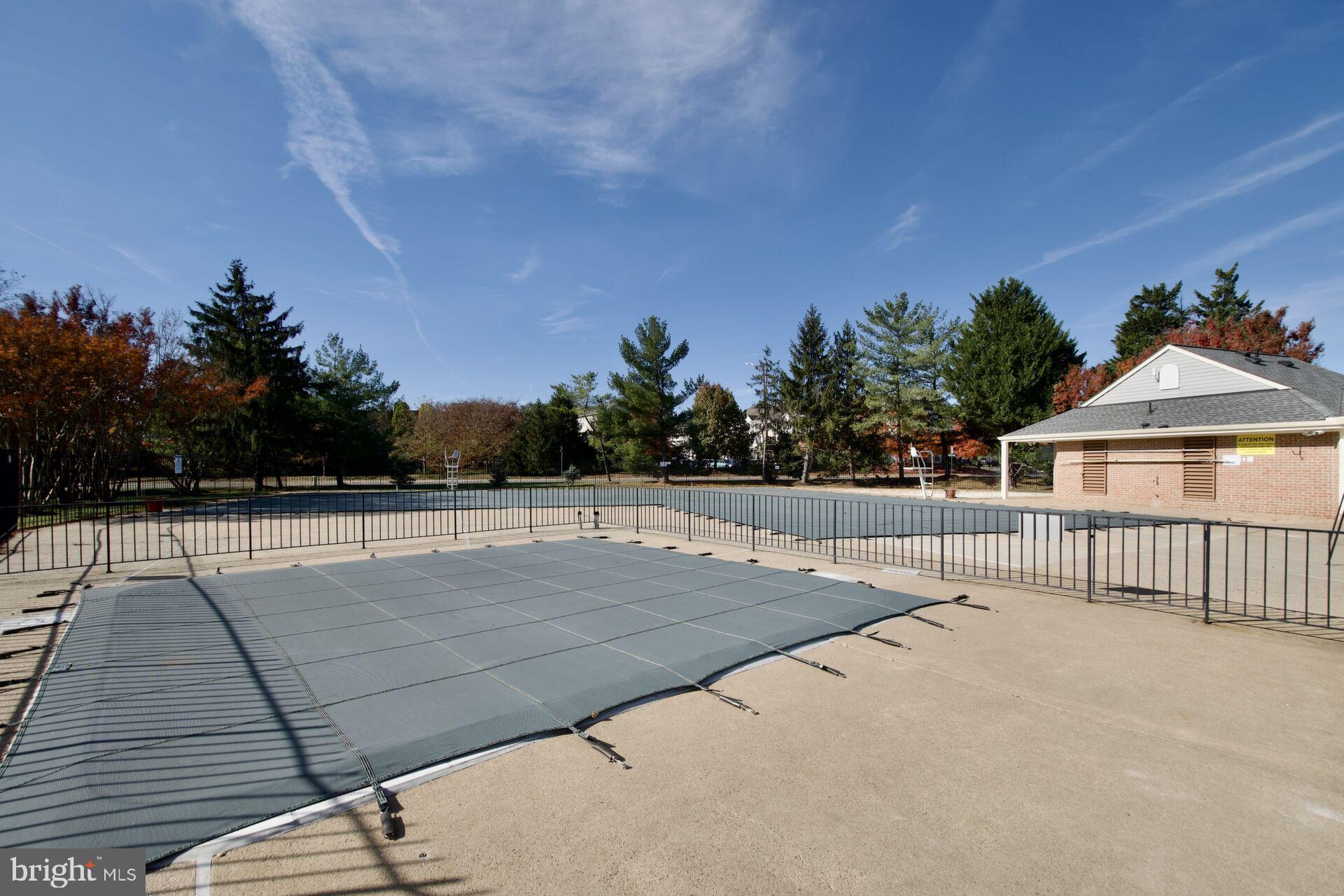 STONINGTON CONDOMINIUMS - Residential