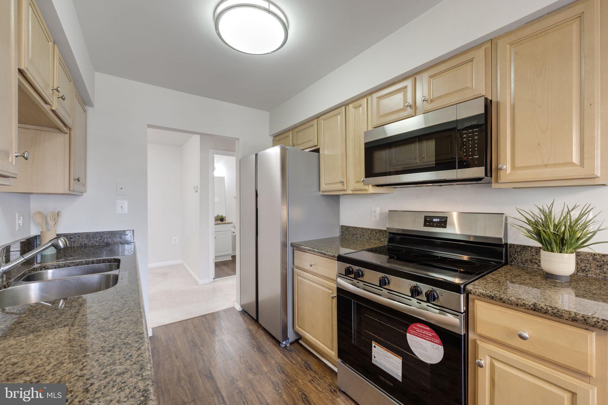 STONINGTON CONDOMINIUMS - Residential