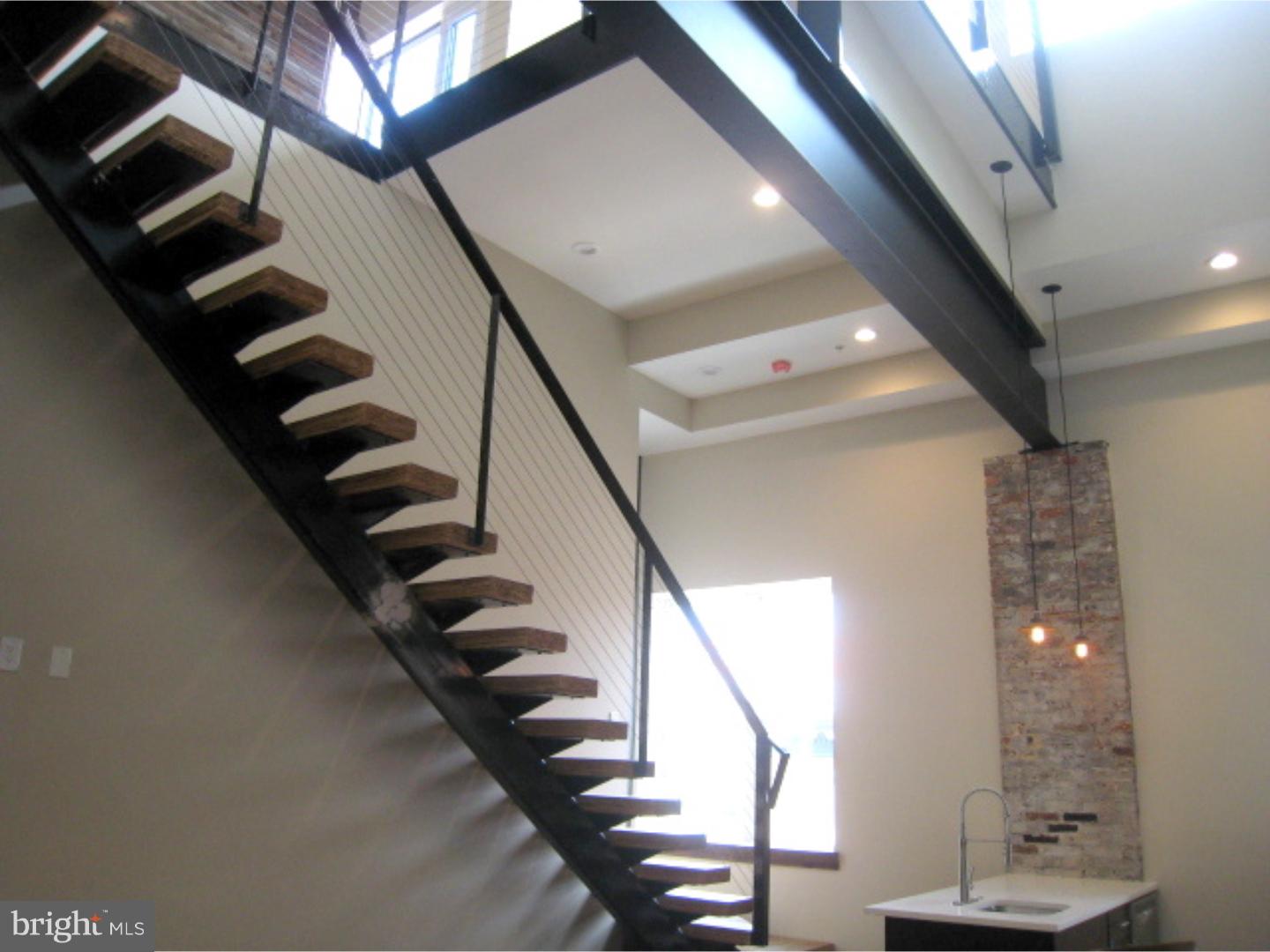 QUEEN VILLAGE - Residential Lease