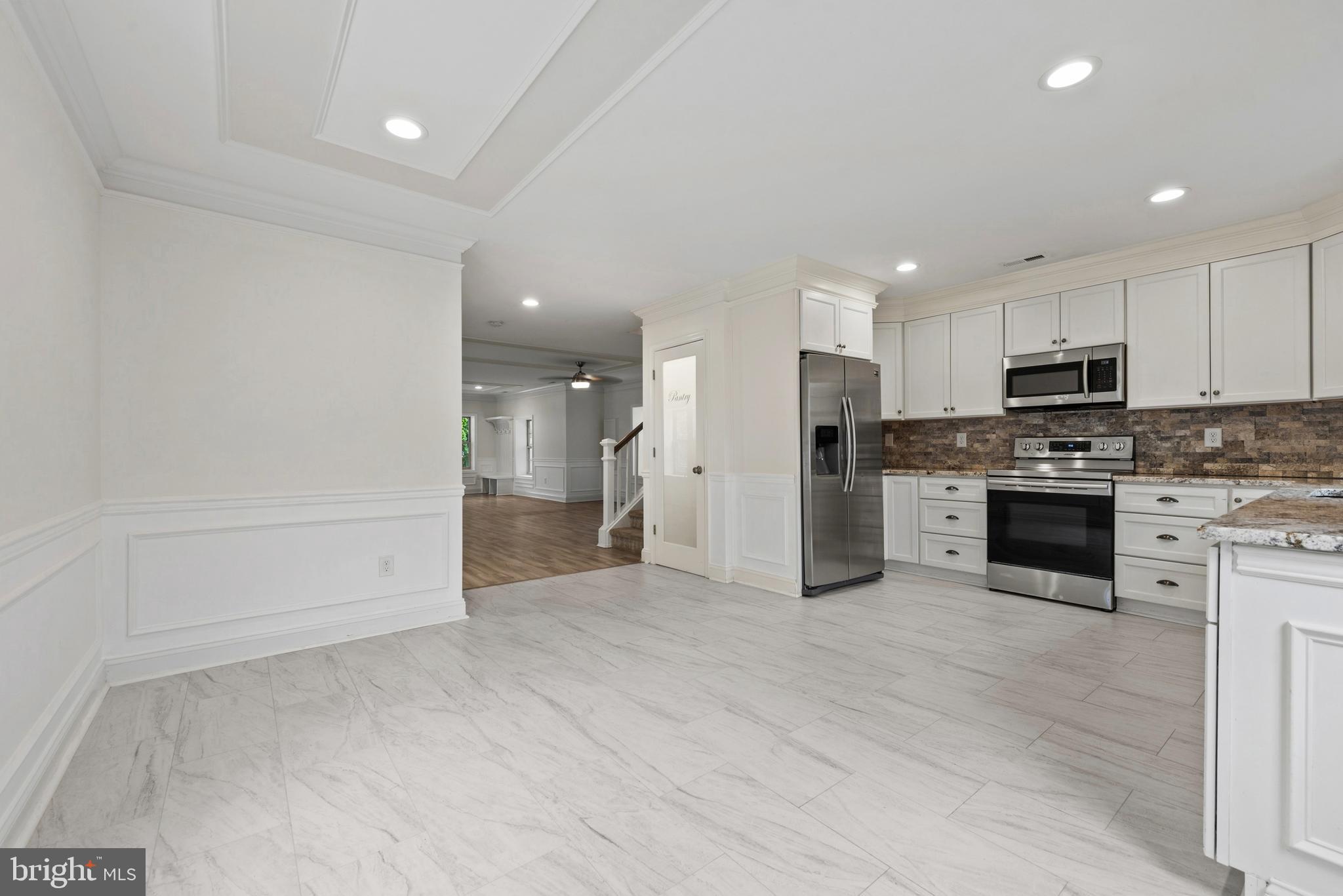 POWHATAN BEACH - Residential