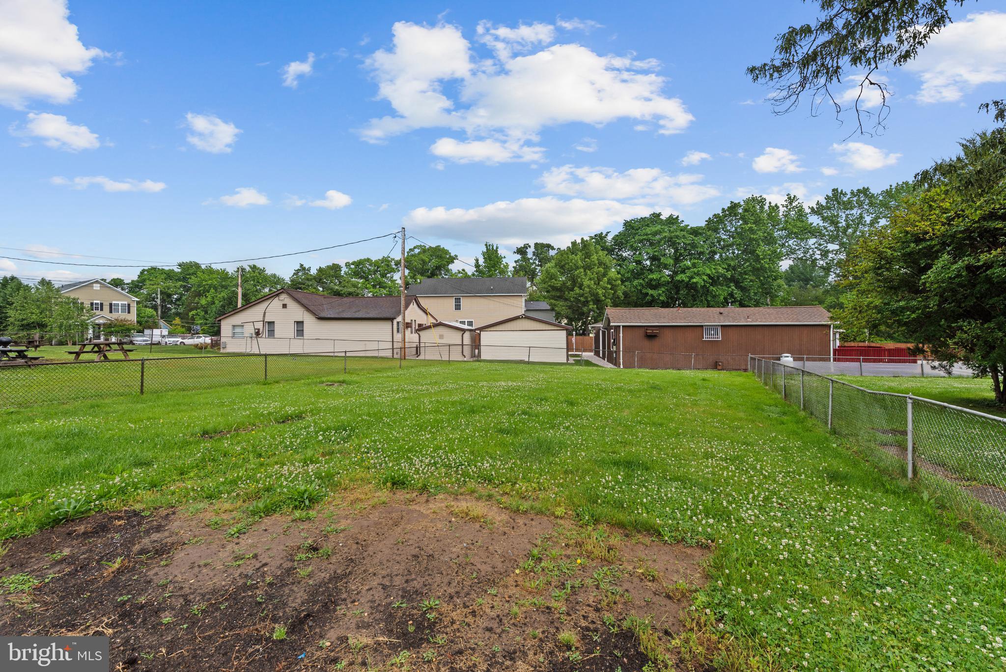 POWHATAN BEACH - Residential