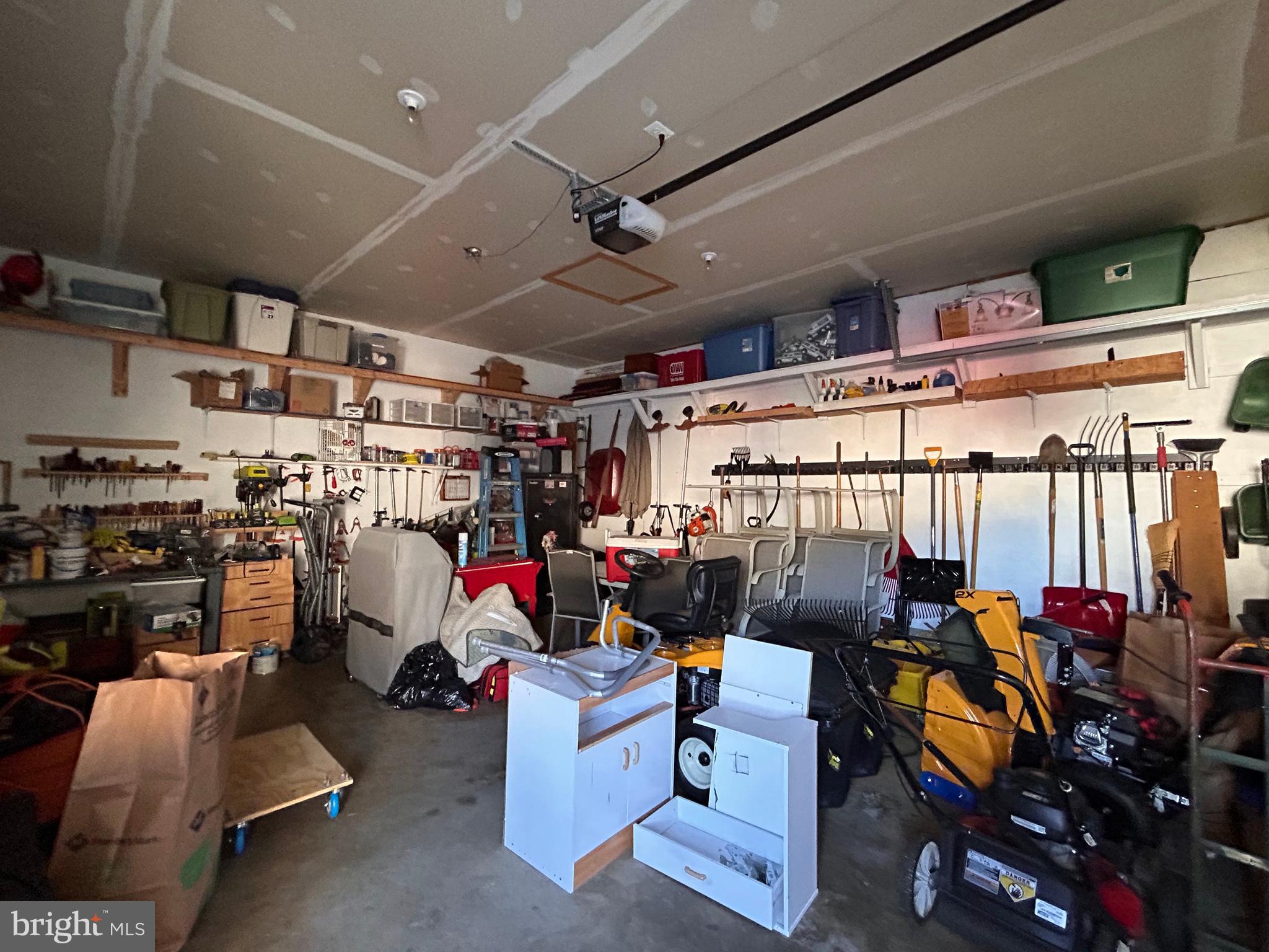 LAKELAND PLACE - Residential