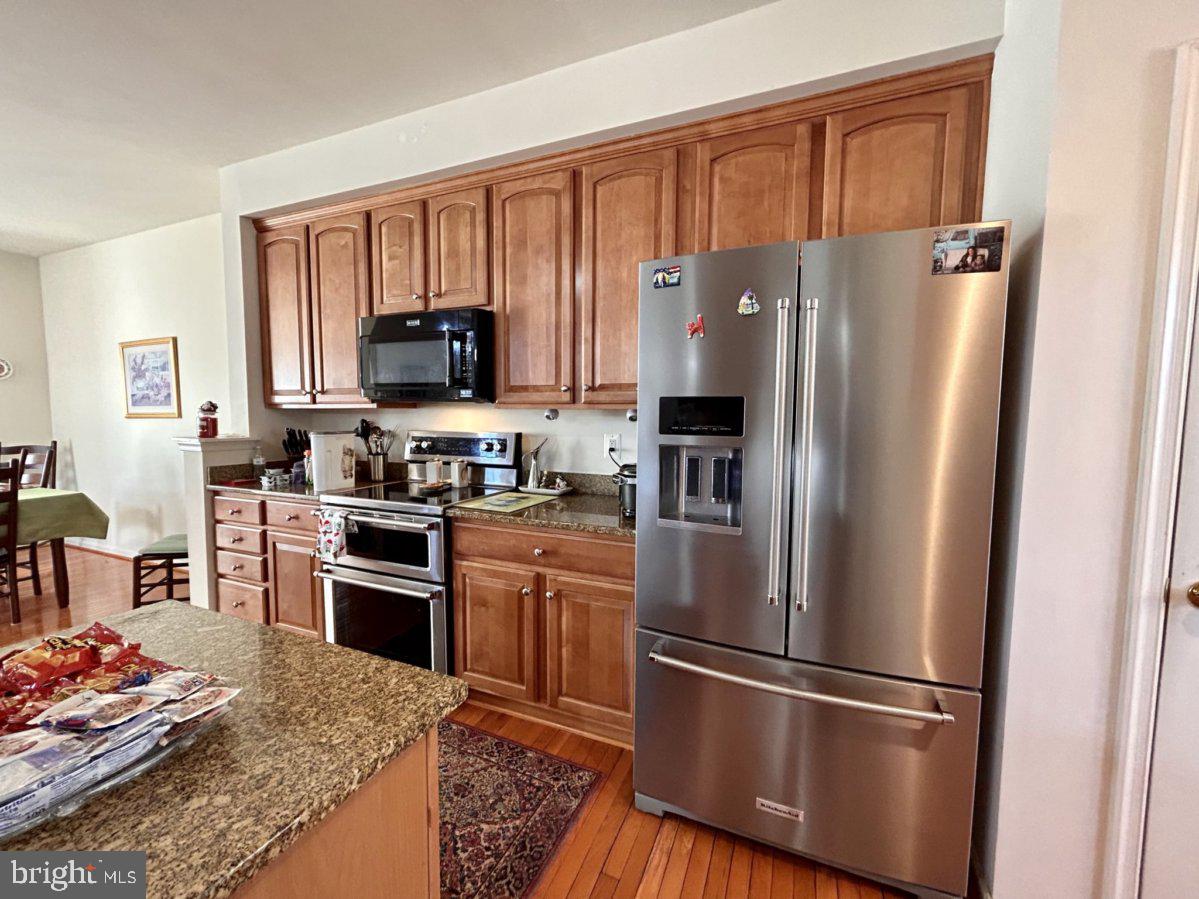 LAKELAND PLACE - Residential