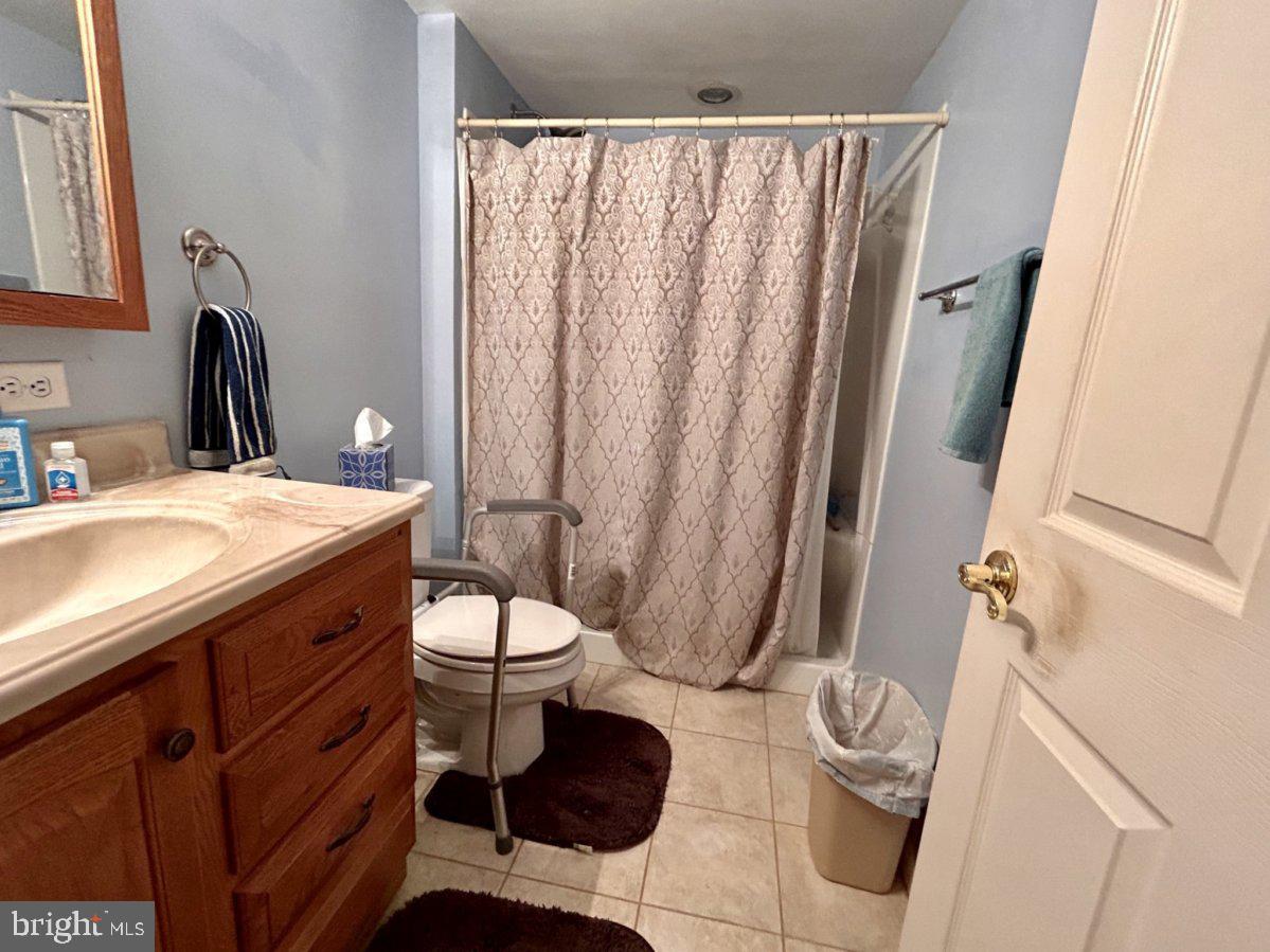 LAKELAND PLACE - Residential