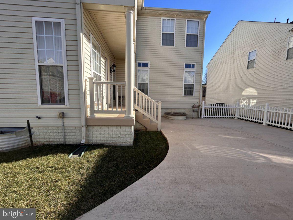 LAKELAND PLACE - Residential