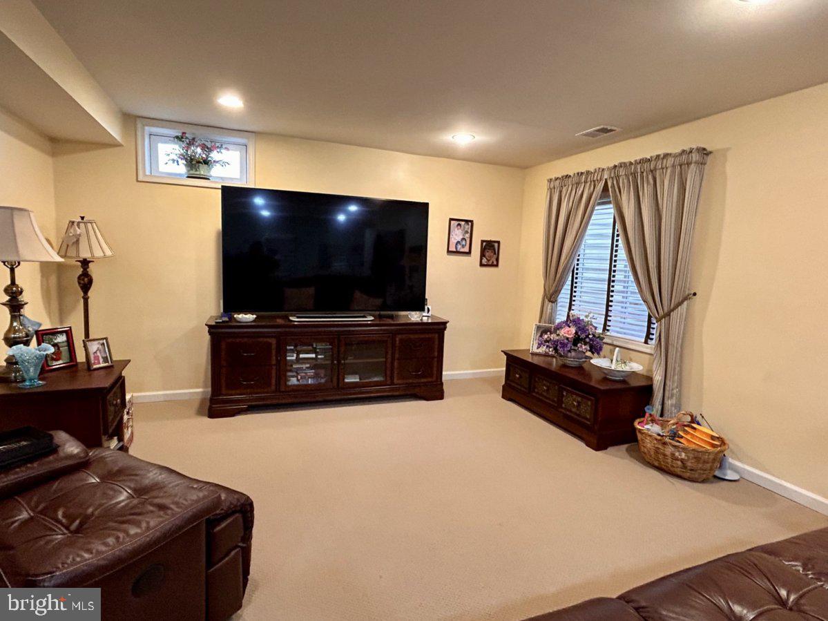 LAKELAND PLACE - Residential