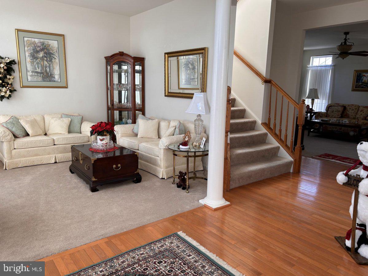 LAKELAND PLACE - Residential