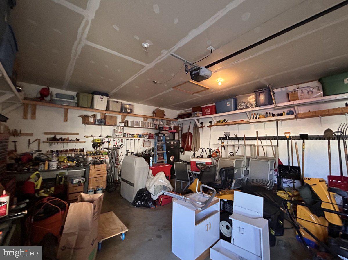 LAKELAND PLACE - Residential