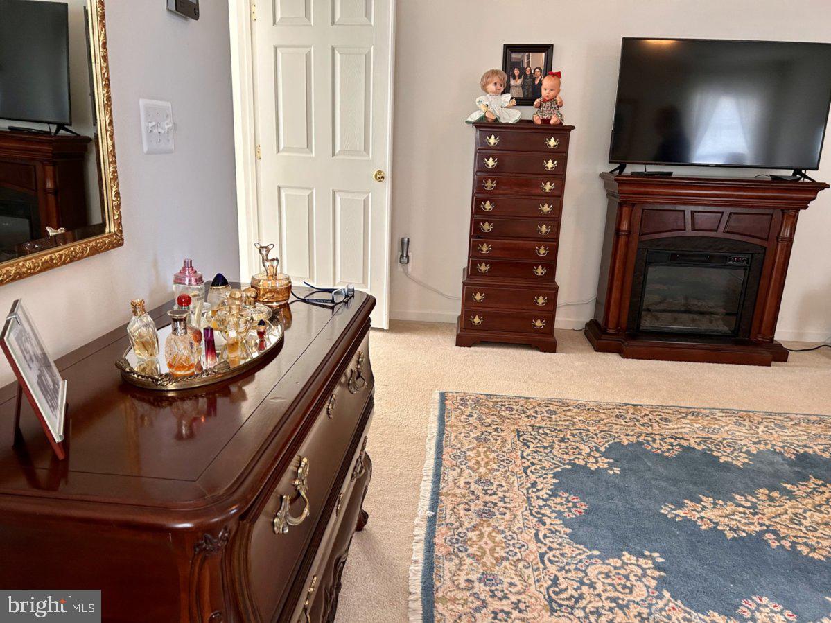 LAKELAND PLACE - Residential