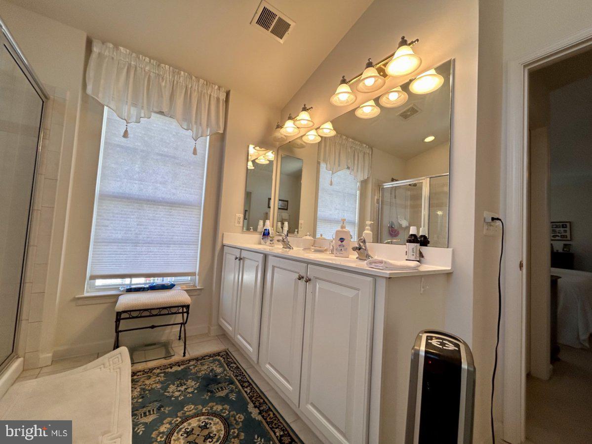 LAKELAND PLACE - Residential