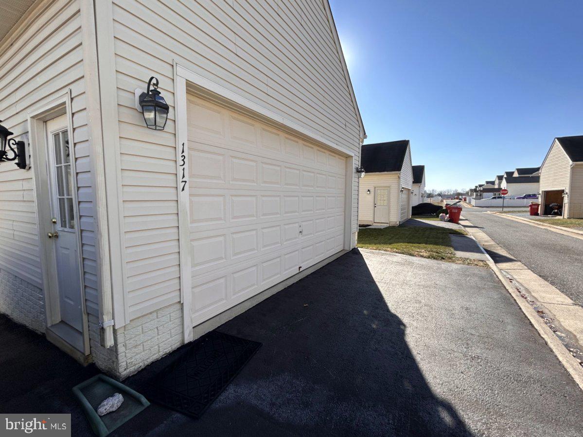 LAKELAND PLACE - Residential