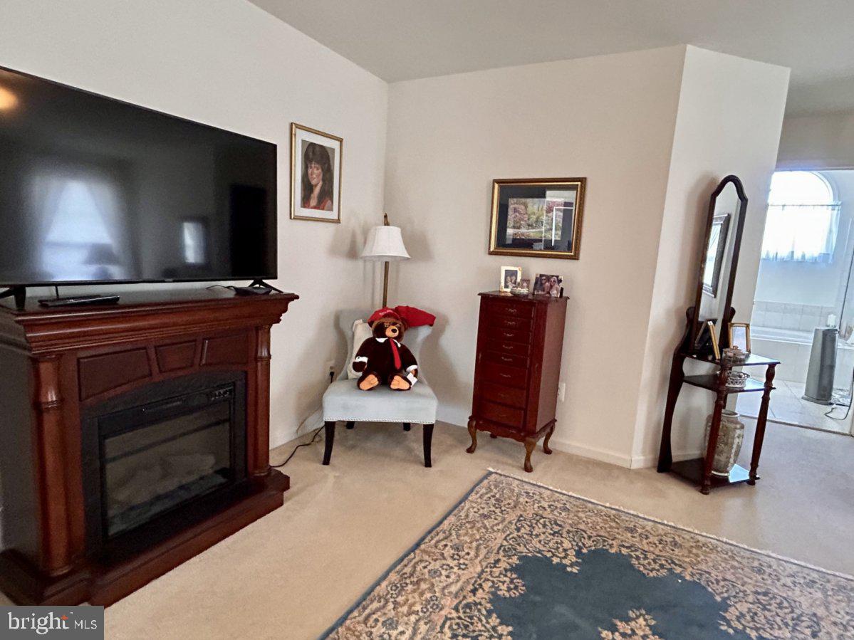 LAKELAND PLACE - Residential