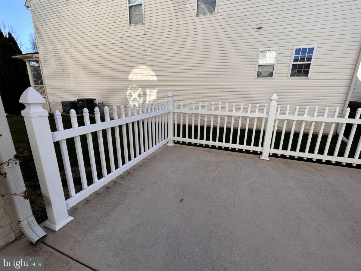 LAKELAND PLACE - Residential