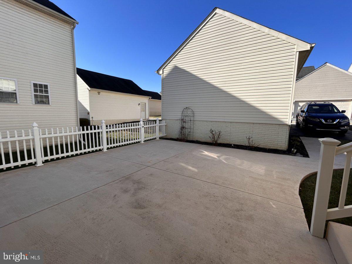 LAKELAND PLACE - Residential