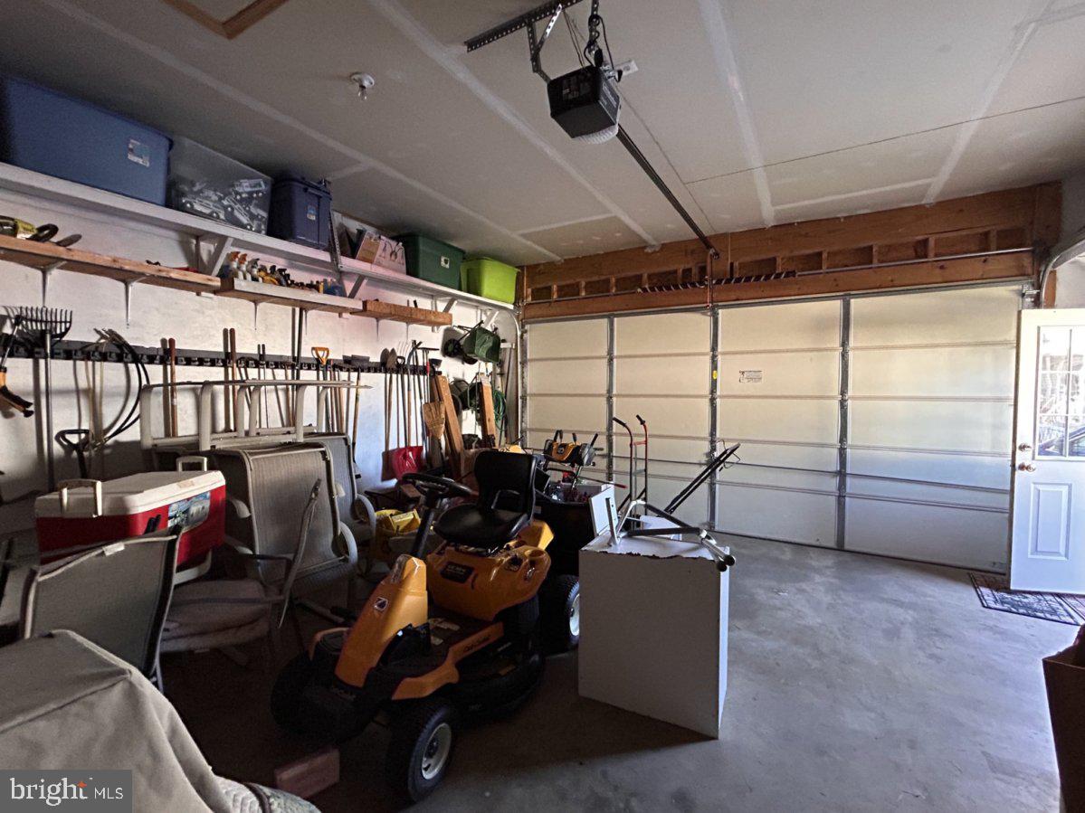 LAKELAND PLACE - Residential