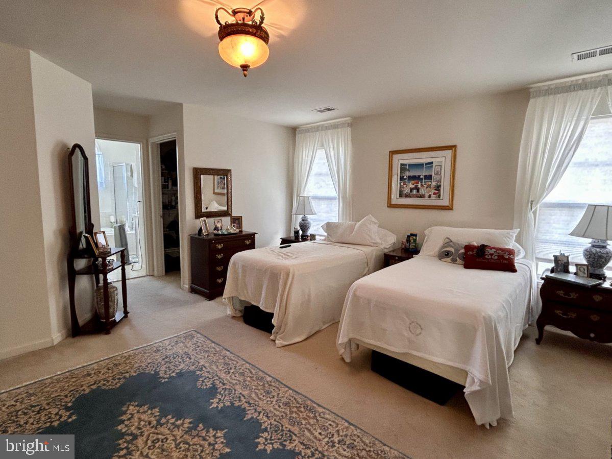 LAKELAND PLACE - Residential