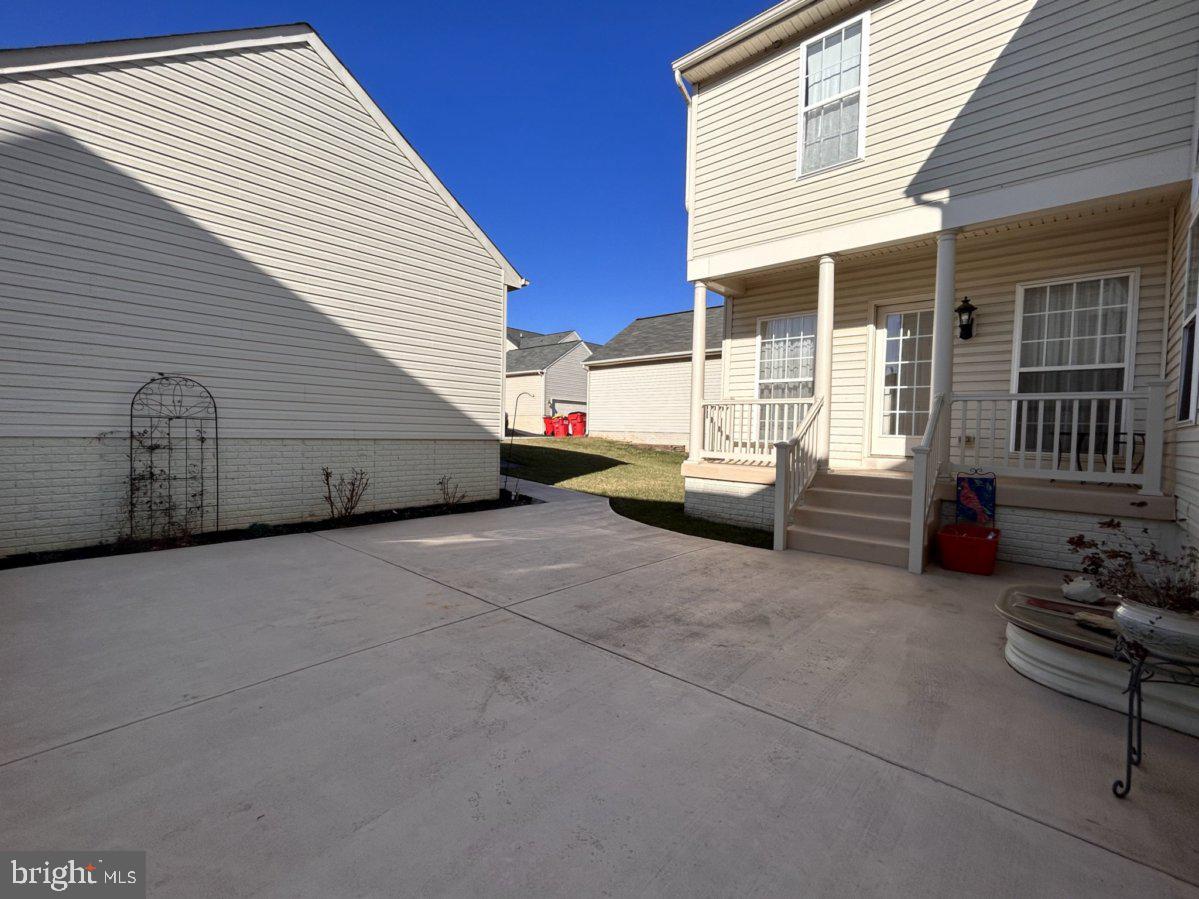 LAKELAND PLACE - Residential