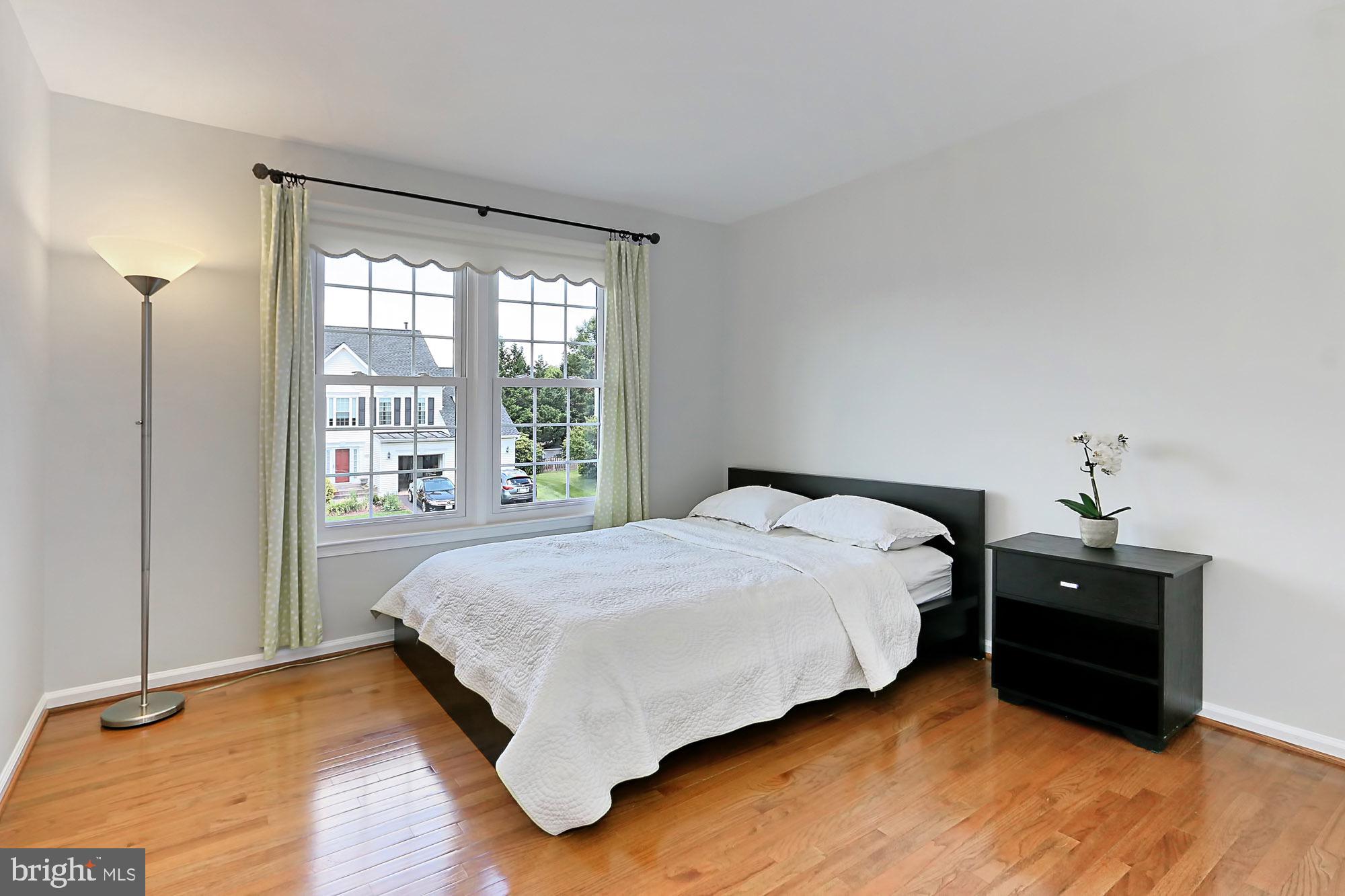 MEADOW HALL - Residential