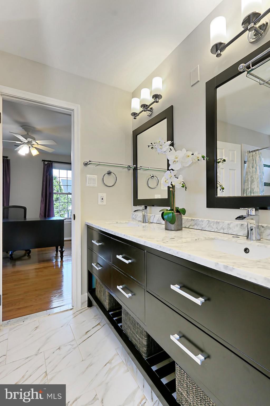 MEADOW HALL - Residential