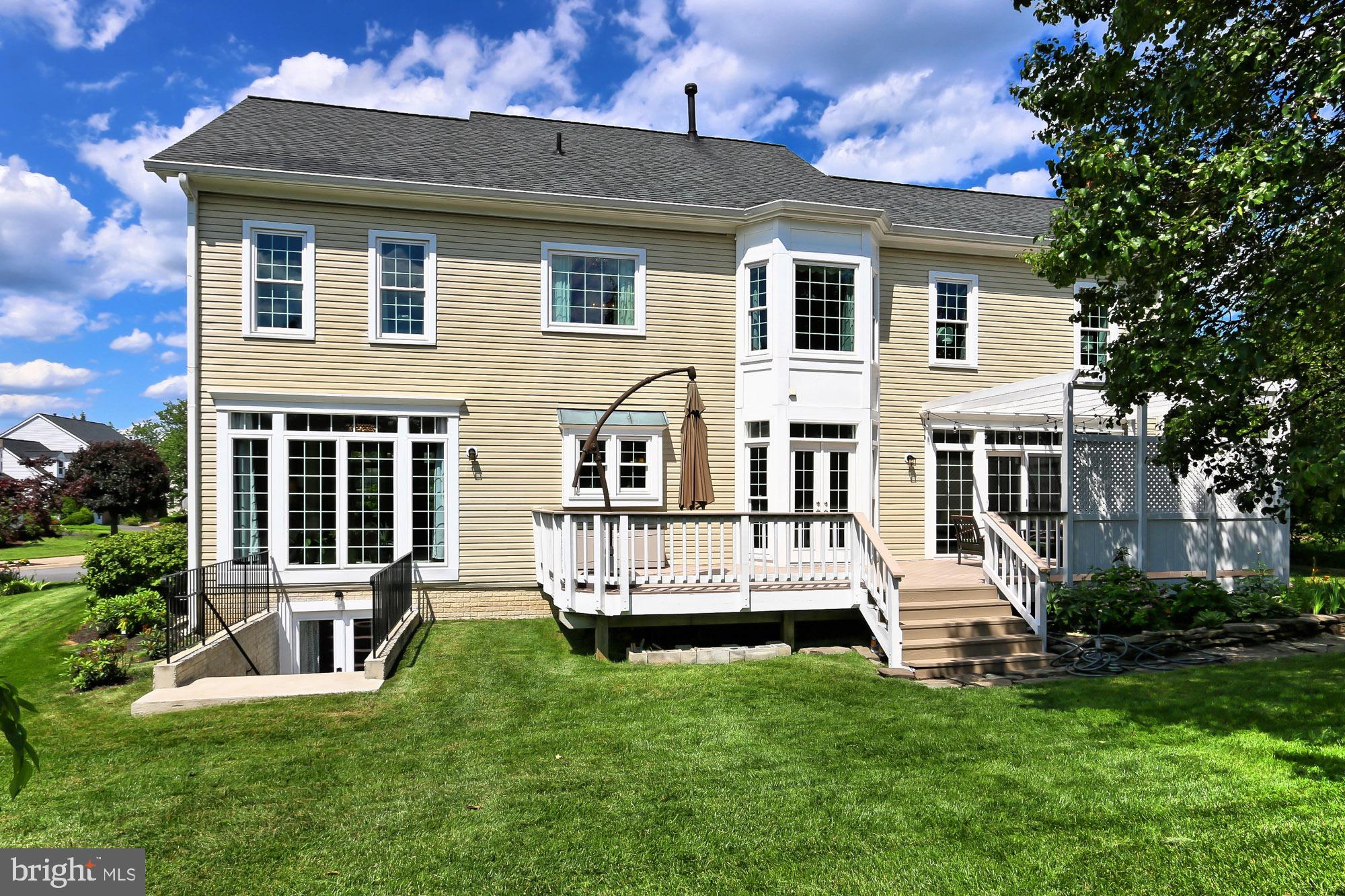 MEADOW HALL - Residential