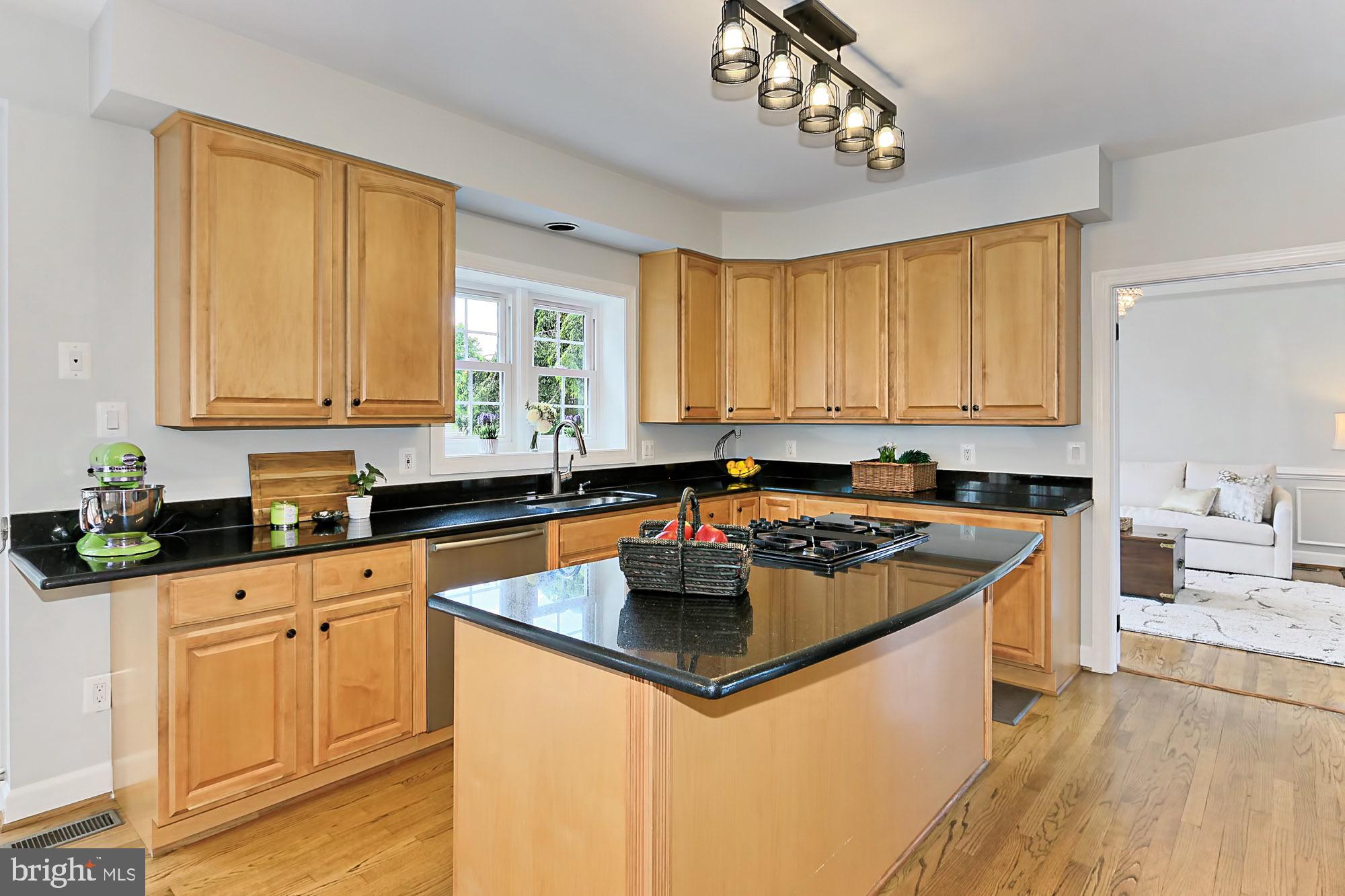 MEADOW HALL - Residential