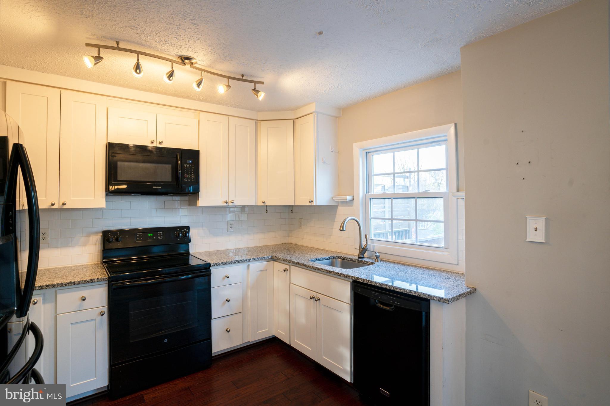 OAKHURST - Residential