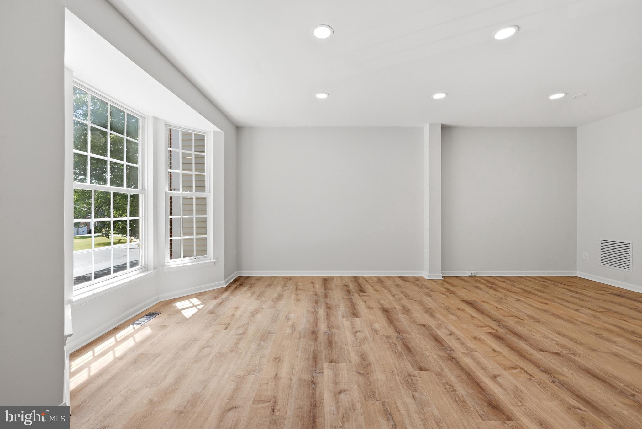 8972 BENCHMARK LANE