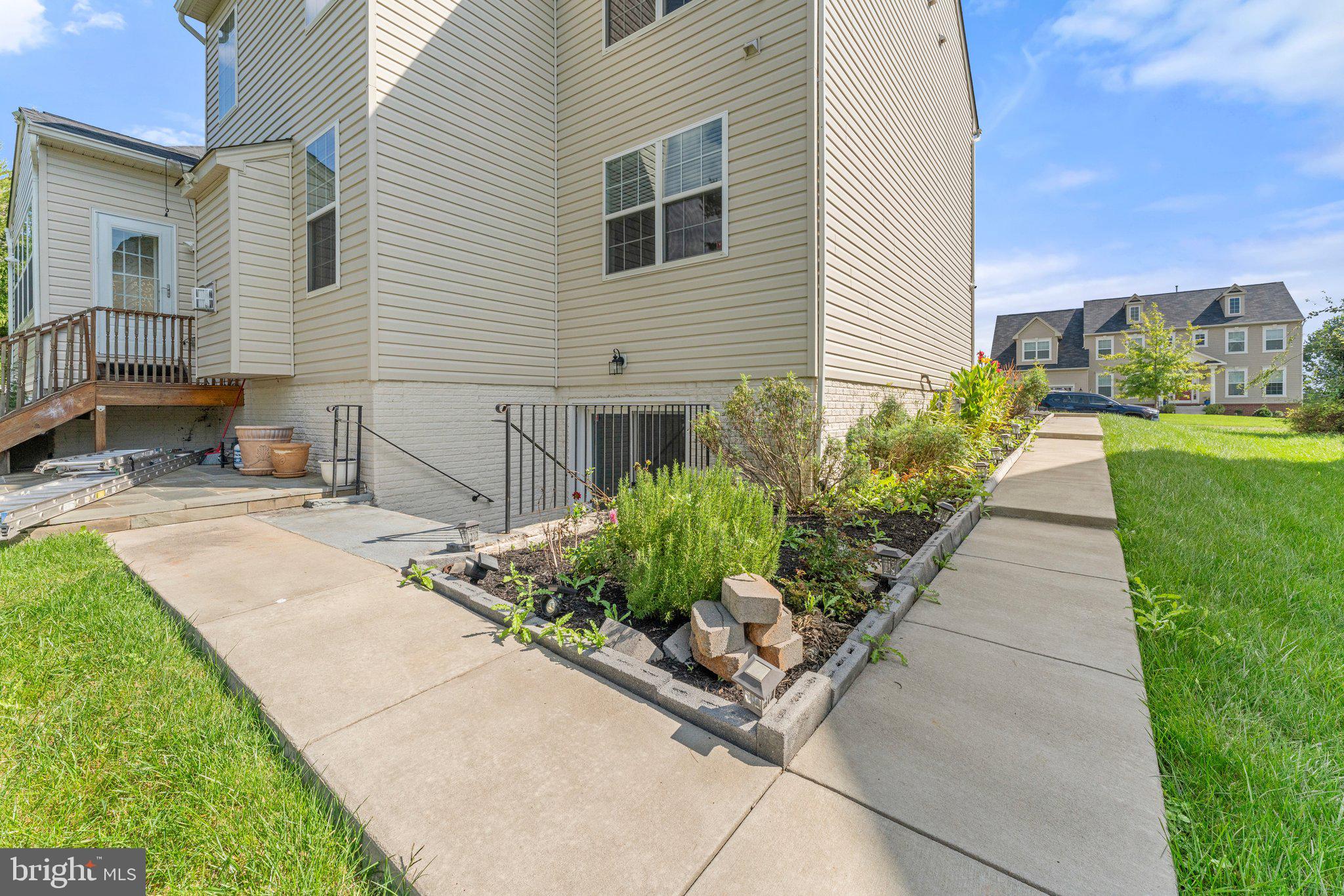 STONE CREST - Residential