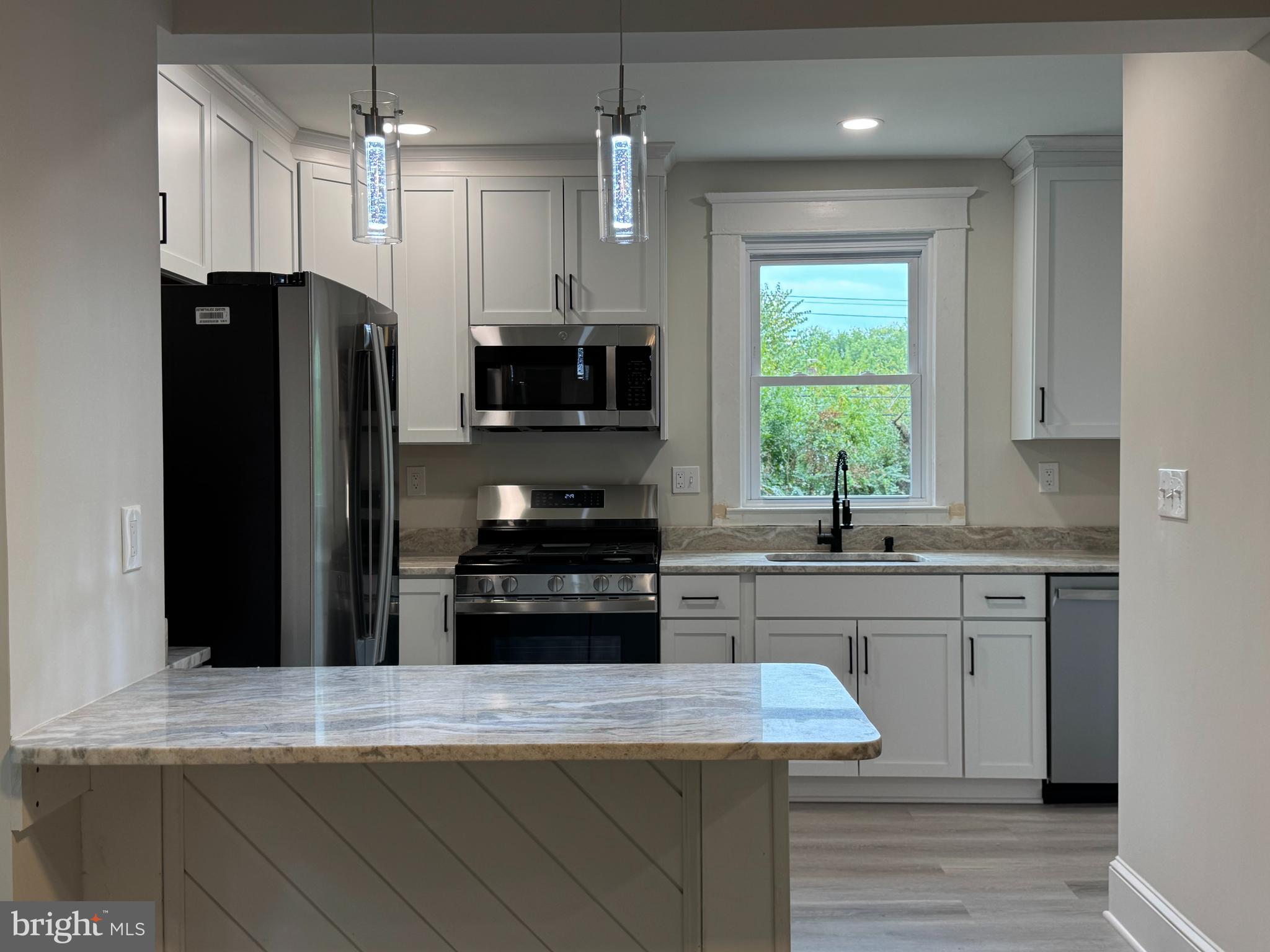 BEVERLY HILLS - Residential