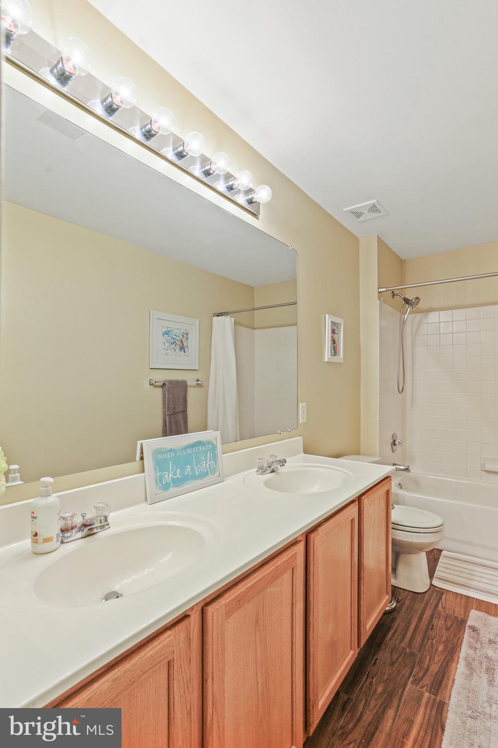 RIVERWALK - Residential